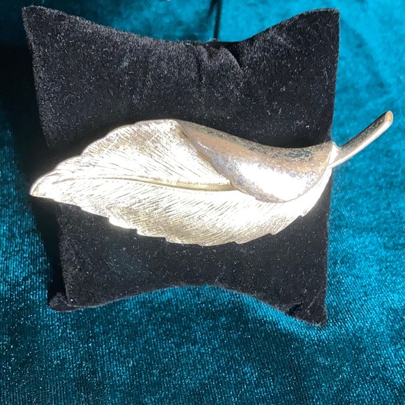 Julier Reed Brooch Allison Reed | Jewelry | Vintage Allison Reed Silver Tone Leaf Brooch ...